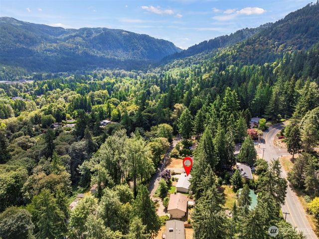 450 Mount Defiance Circle SW, Issaquah, WA 98027