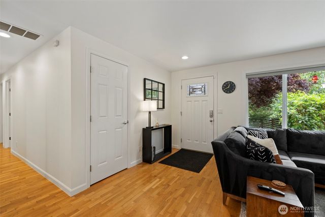 450 Mount Defiance Circle SW, Issaquah, WA 98027