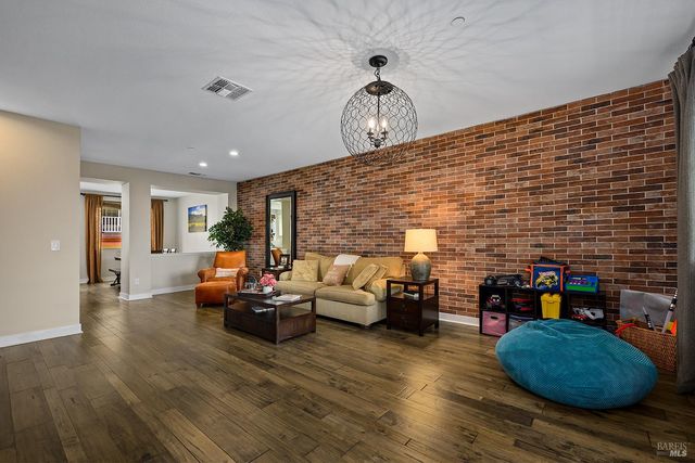 228 Johnson St, Windsor, CA 95492