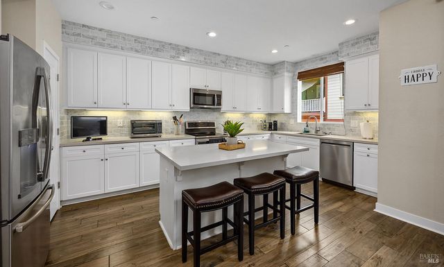 228 Johnson St, Windsor, CA 95492