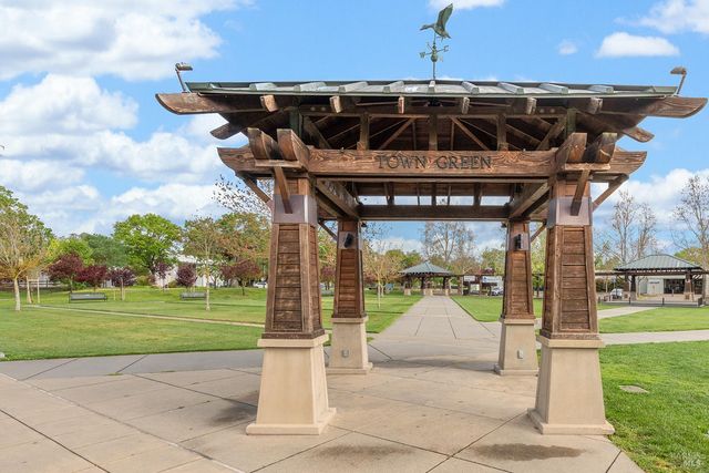 228 Johnson St, Windsor, CA 95492