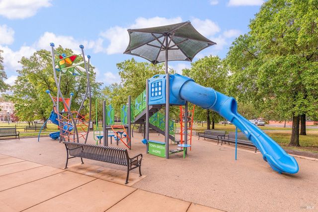 228 Johnson St, Windsor, CA 95492