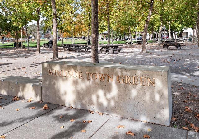 228 Johnson St, Windsor, CA 95492