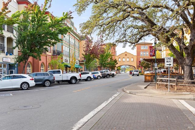 228 Johnson St, Windsor, CA 95492