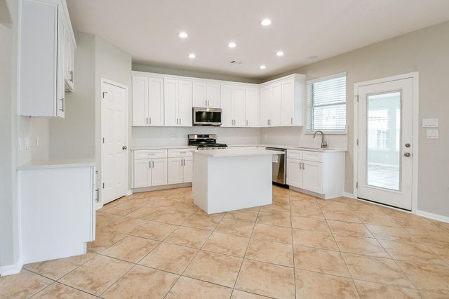 815 Robins Way, Stafford, TX 77477