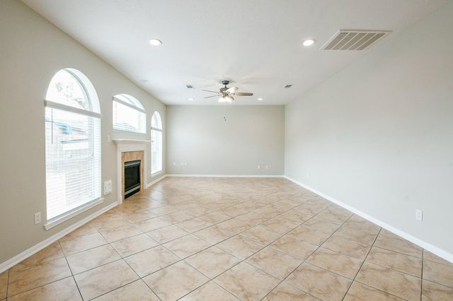 815 Robins Way, Stafford, TX 77477