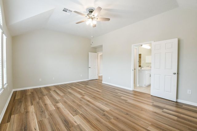 815 Robins Way, Stafford, TX 77477