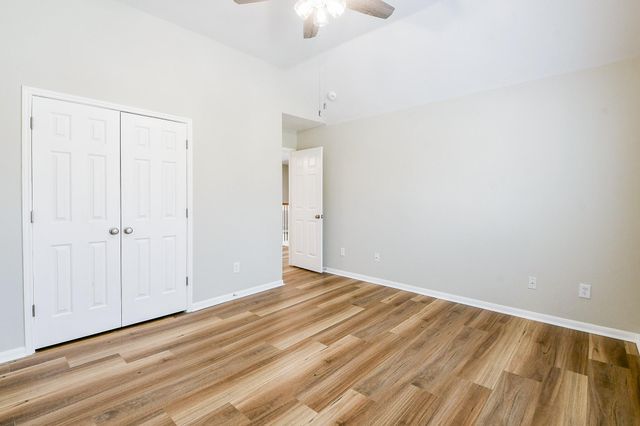 815 Robins Way, Stafford, TX 77477