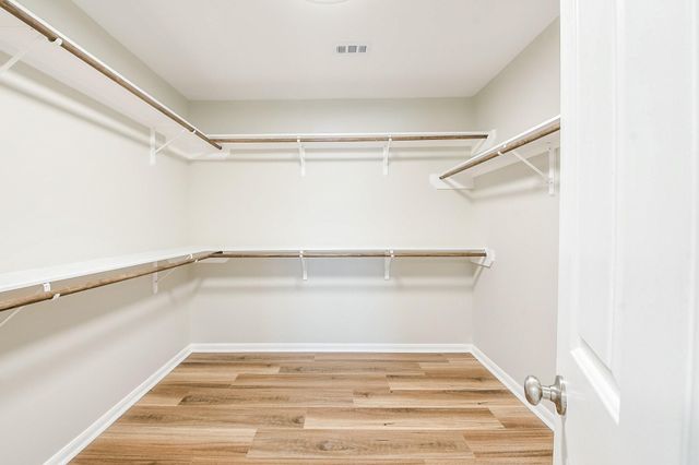 815 Robins Way, Stafford, TX 77477