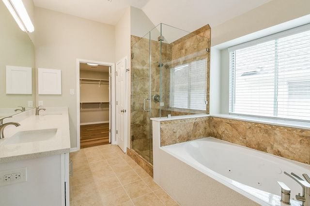 815 Robins Way, Stafford, TX 77477