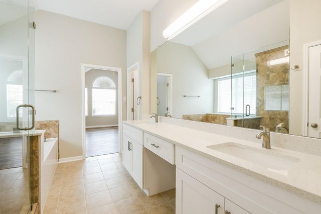 815 Robins Way, Stafford, TX 77477