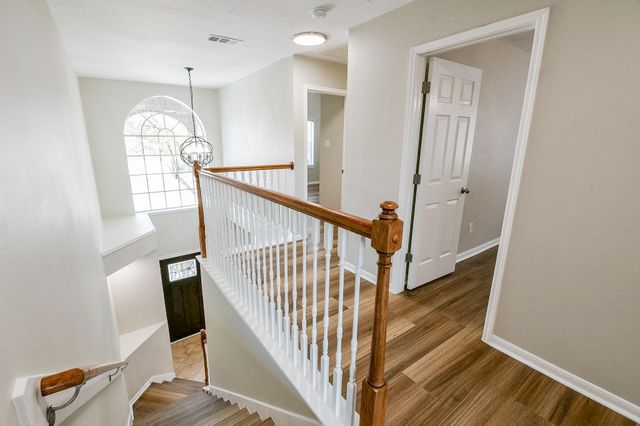 815 Robins Way, Stafford, TX 77477