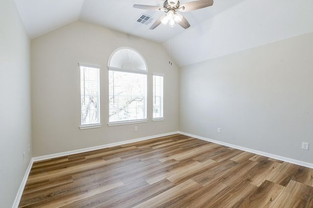 815 Robins Way, Stafford, TX 77477