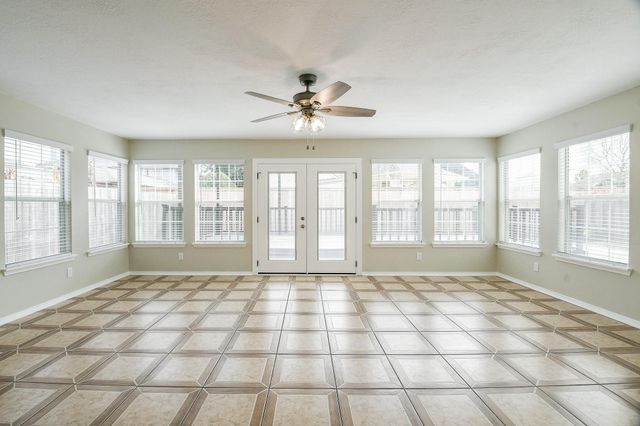 815 Robins Way, Stafford, TX 77477