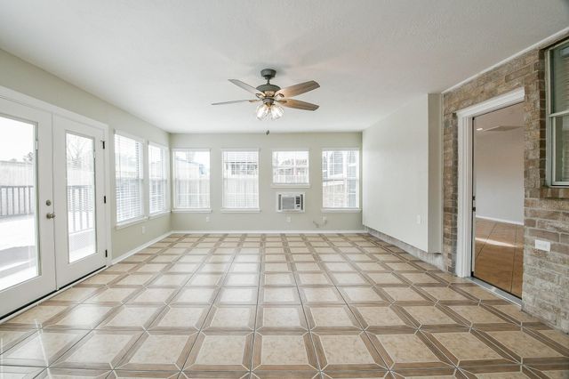 815 Robins Way, Stafford, TX 77477