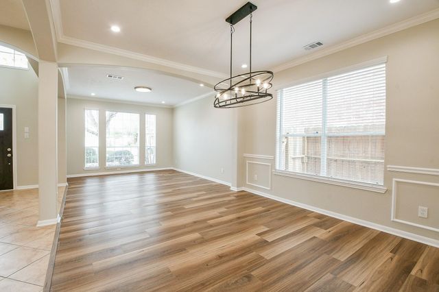 815 Robins Way, Stafford, TX 77477