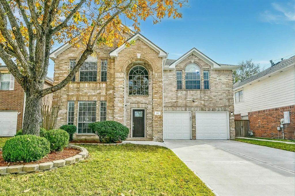 815 Robins Way, Stafford, TX 77477