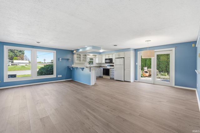 14816 Michael Drive, Leo, IN 46765