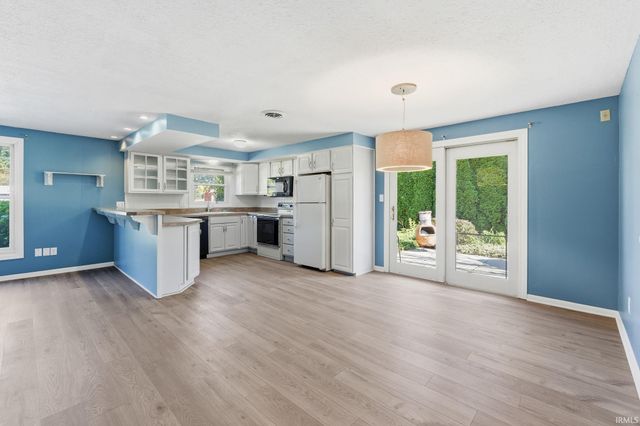 14816 Michael Drive, Leo, IN 46765