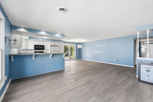 14816 Michael Drive, Leo, IN 46765