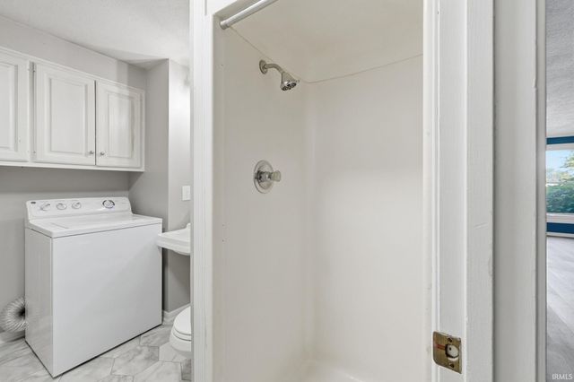 14816 Michael Drive, Leo, IN 46765