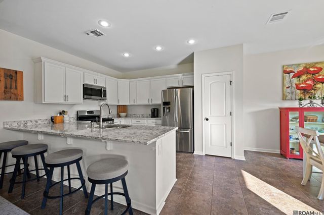 38323 Cotton Creek Ave, Prairieville, LA 70769