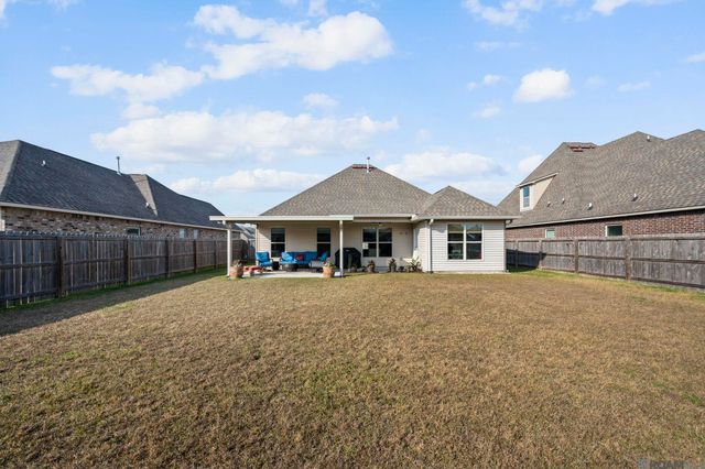 38323 Cotton Creek Ave, Prairieville, LA 70769