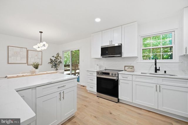 12025 FAIR HILL LN, Manassas, VA 20112