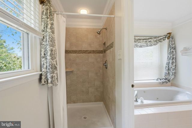 263 PINE TREE TER, Langhorne, PA 19047