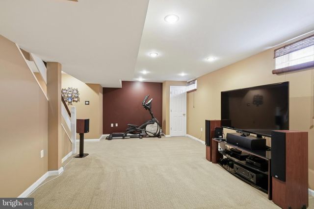 263 PINE TREE TER, Langhorne, PA 19047