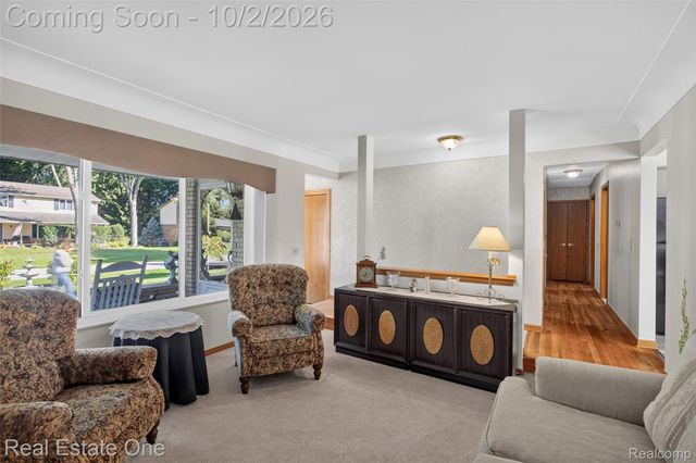 6056 Pinetree Drive, Shelby Charter Township, MI 48316