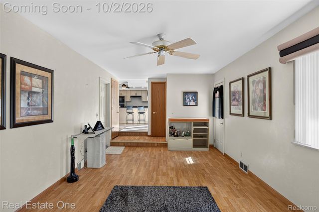 6056 Pinetree Drive, Shelby Charter Township, MI 48316