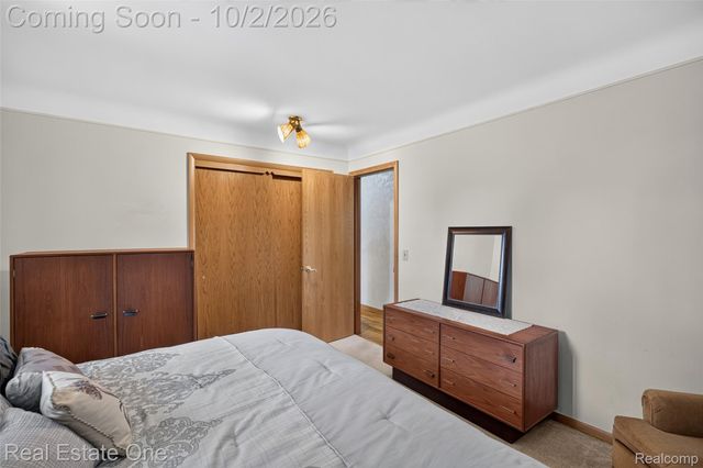 6056 Pinetree Drive, Shelby Charter Township, MI 48316