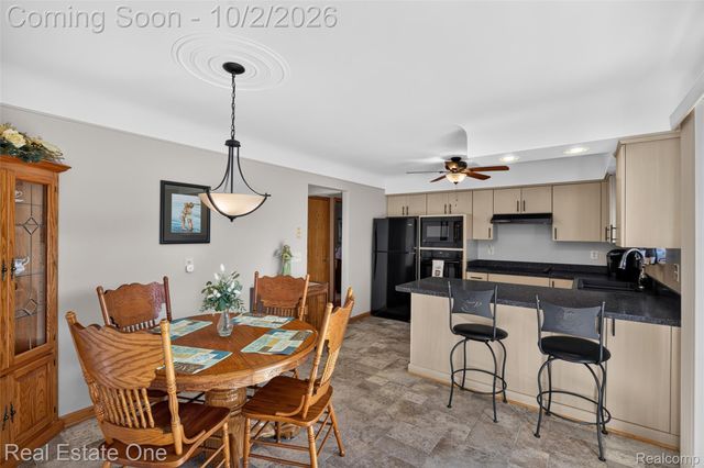 6056 Pinetree Drive, Shelby Charter Township, MI 48316