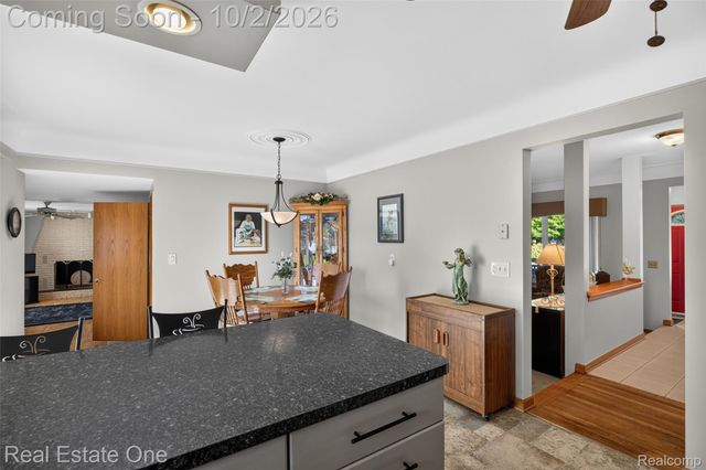 6056 Pinetree Drive, Shelby Charter Township, MI 48316