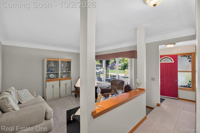 6056 Pinetree Drive, Shelby Charter Township, MI 48316