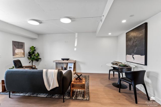 1700 N Manhattan Ave Apt 102, Manhattan, KS 66502