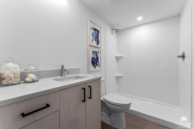 1700 N Manhattan Ave Apt 102, Manhattan, KS 66502