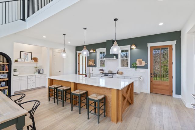 1222 Rock Church Rd, Dickson, TN 37055