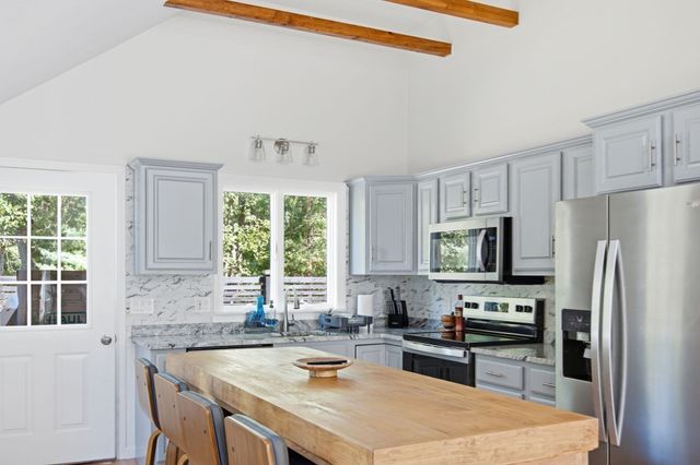 1 Fellowship Cir, Wareham, MA 02576