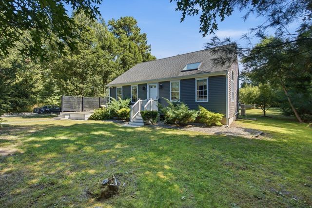 1 Fellowship Cir, Wareham, MA 02576