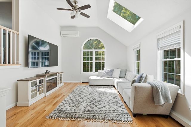 1 Fellowship Cir, Wareham, MA 02576