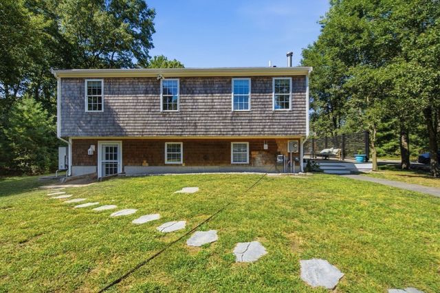 1 Fellowship Cir, Wareham, MA 02576