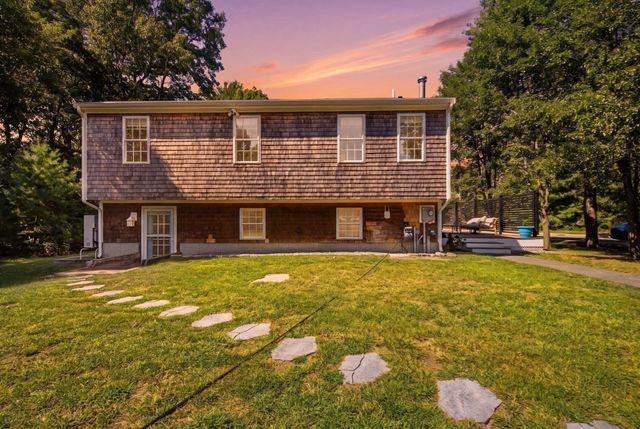 1 Fellowship Cir, Wareham, MA 02576