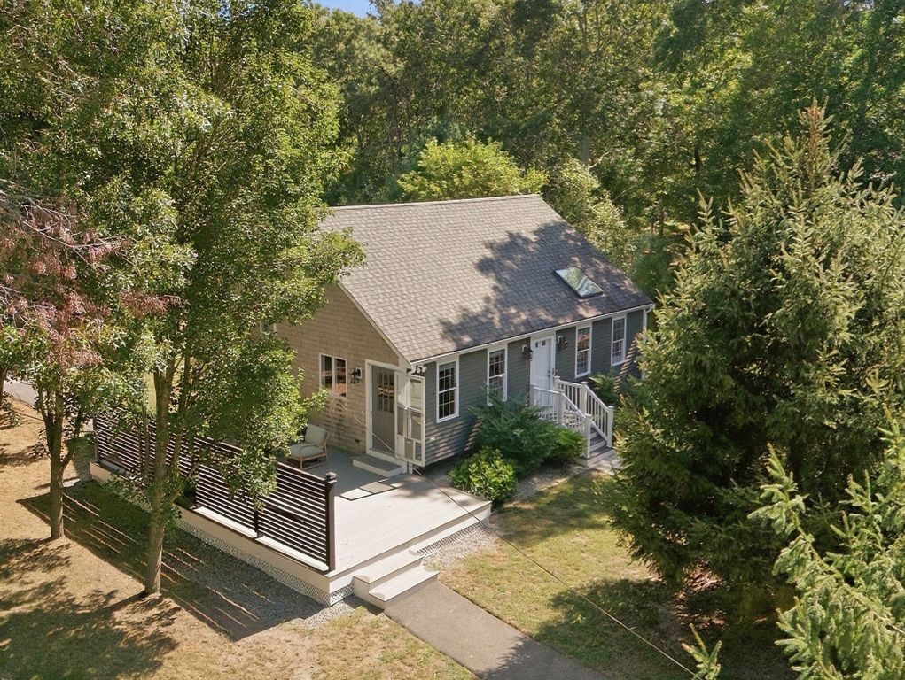 1 Fellowship Cir, Wareham, MA 02576