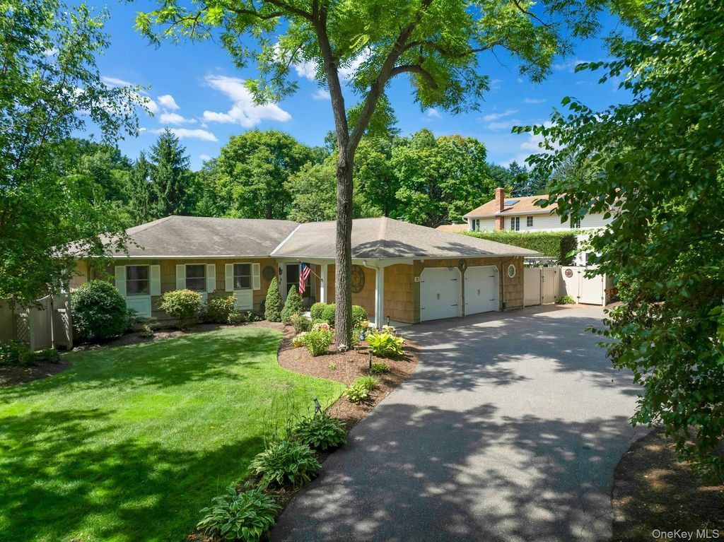 189 Lodge Avenue, Huntington Station, NY 11746 — exterior