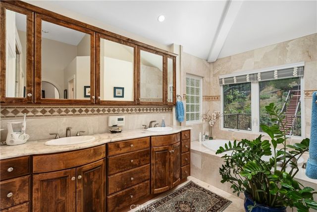 822 Spring Canyon Place, Newbury Park, CA 91320