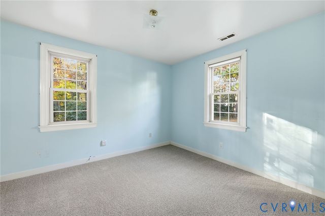 1910 Chinchilla Dr, Sandston, VA 23150