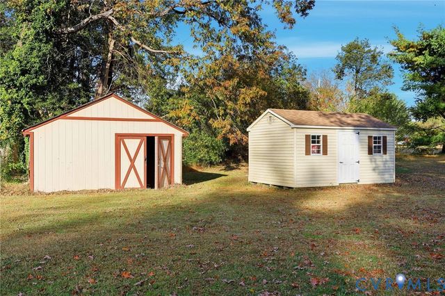 1910 Chinchilla Dr, Sandston, VA 23150