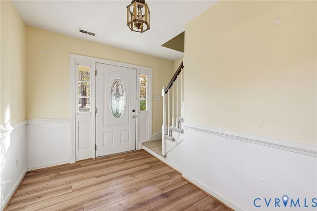 1910 Chinchilla Dr, Sandston, VA 23150